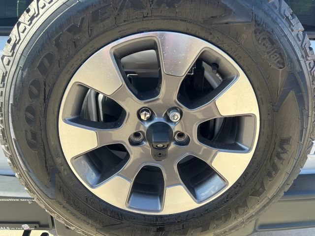 Used 2023 Jeep Wrangler Unlimited Sahara w/ Cold Weather Group AWD/4WD image 11