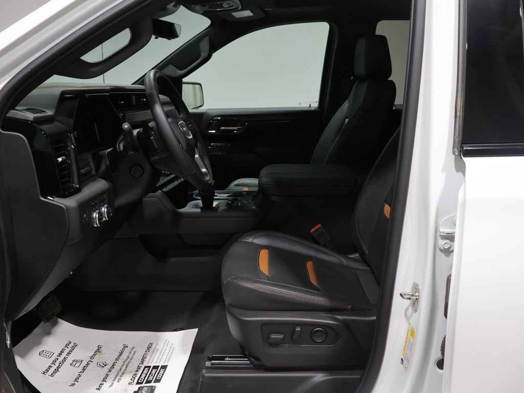 Used 2024 GMC Sierra 1500 AT4 w/ Technology Package image 11