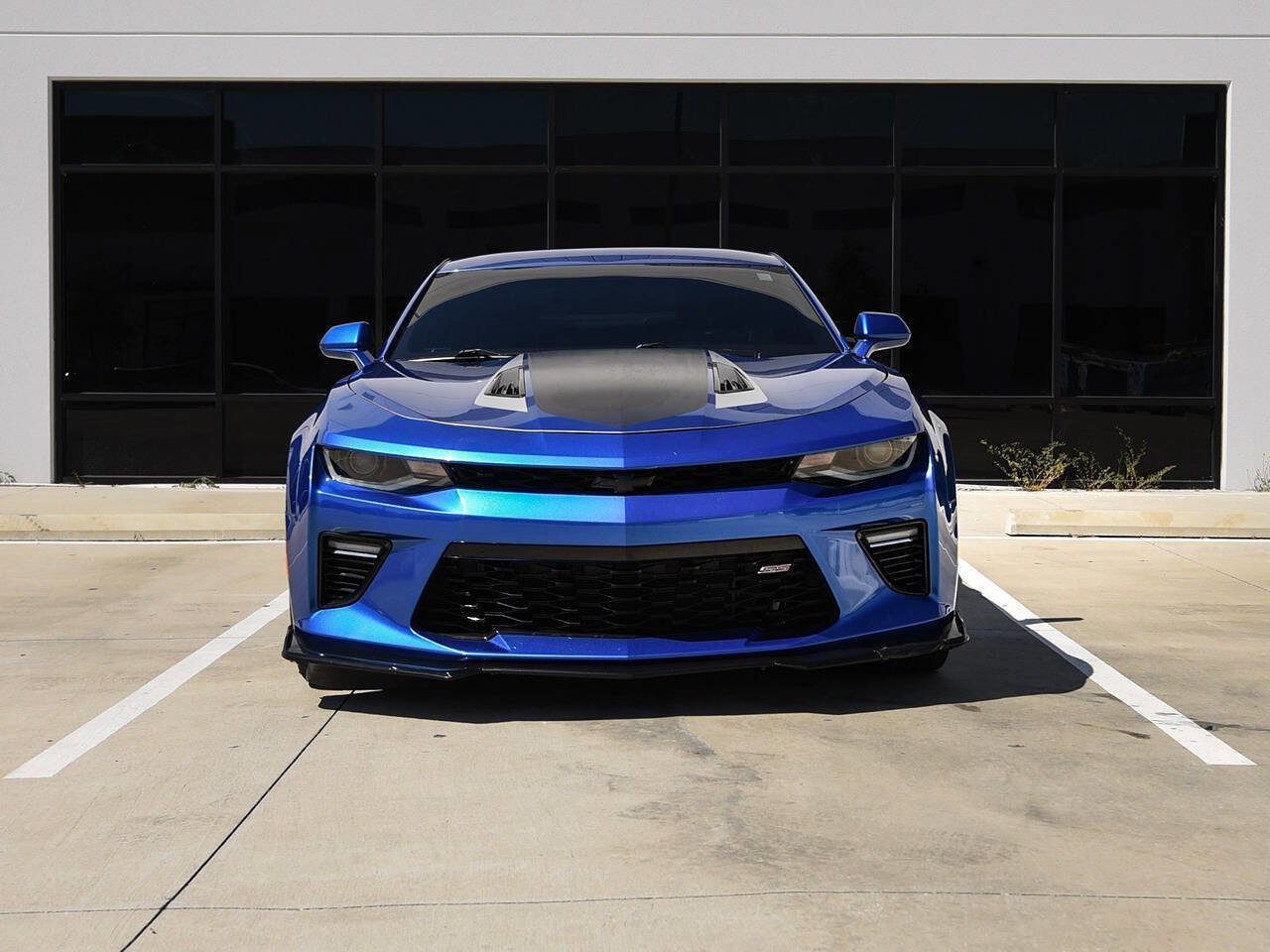 Used 2017 Chevrolet Camaro SS RWD image 4