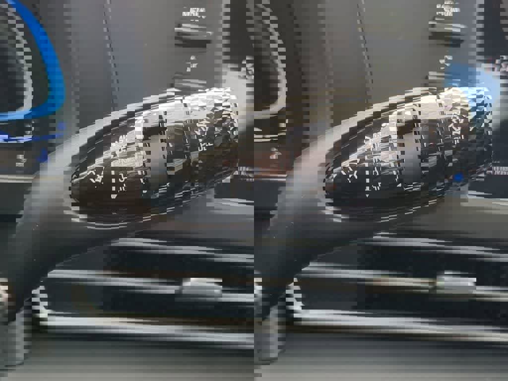 New 2025 Hyundai Elantra SE image 26