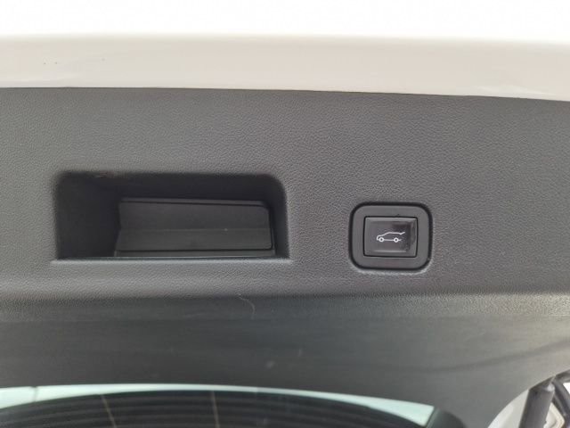 Used 2025 Buick Enclave Preferred w/ LPO, Floor Liner Package image 12