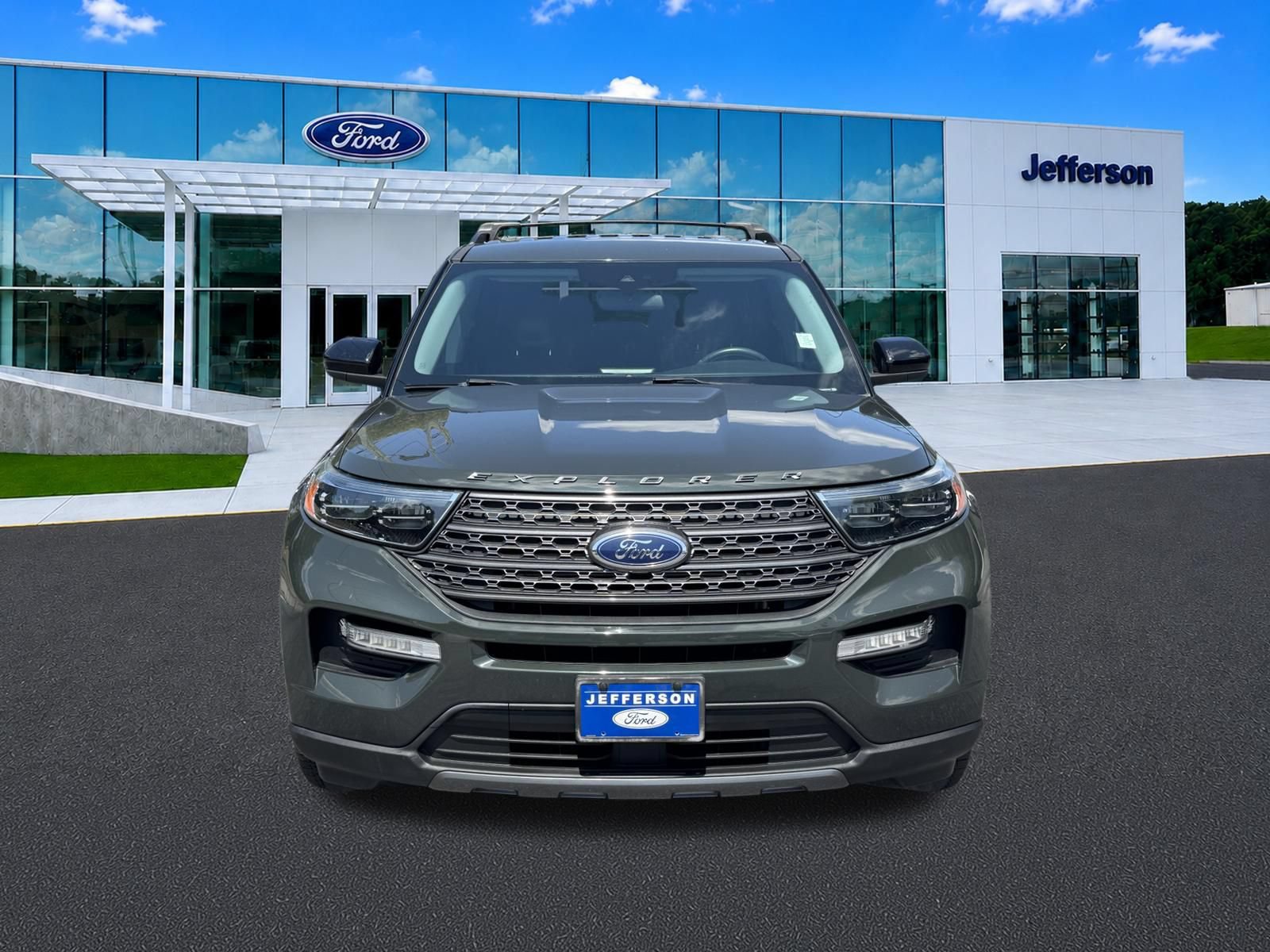 Used 2022 Ford Explorer XLT w/ Equipment Group 202A RWD image 2