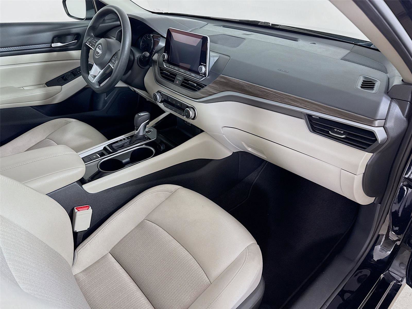Used 2024 Nissan Altima 2.5 SV AWD/4WD image 27