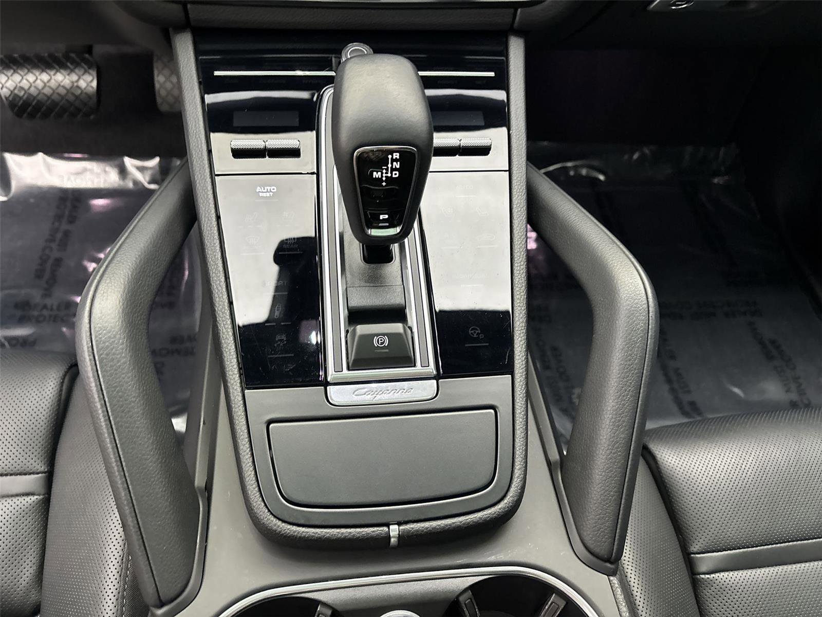 Used 2023 Porsche Cayenne image 23