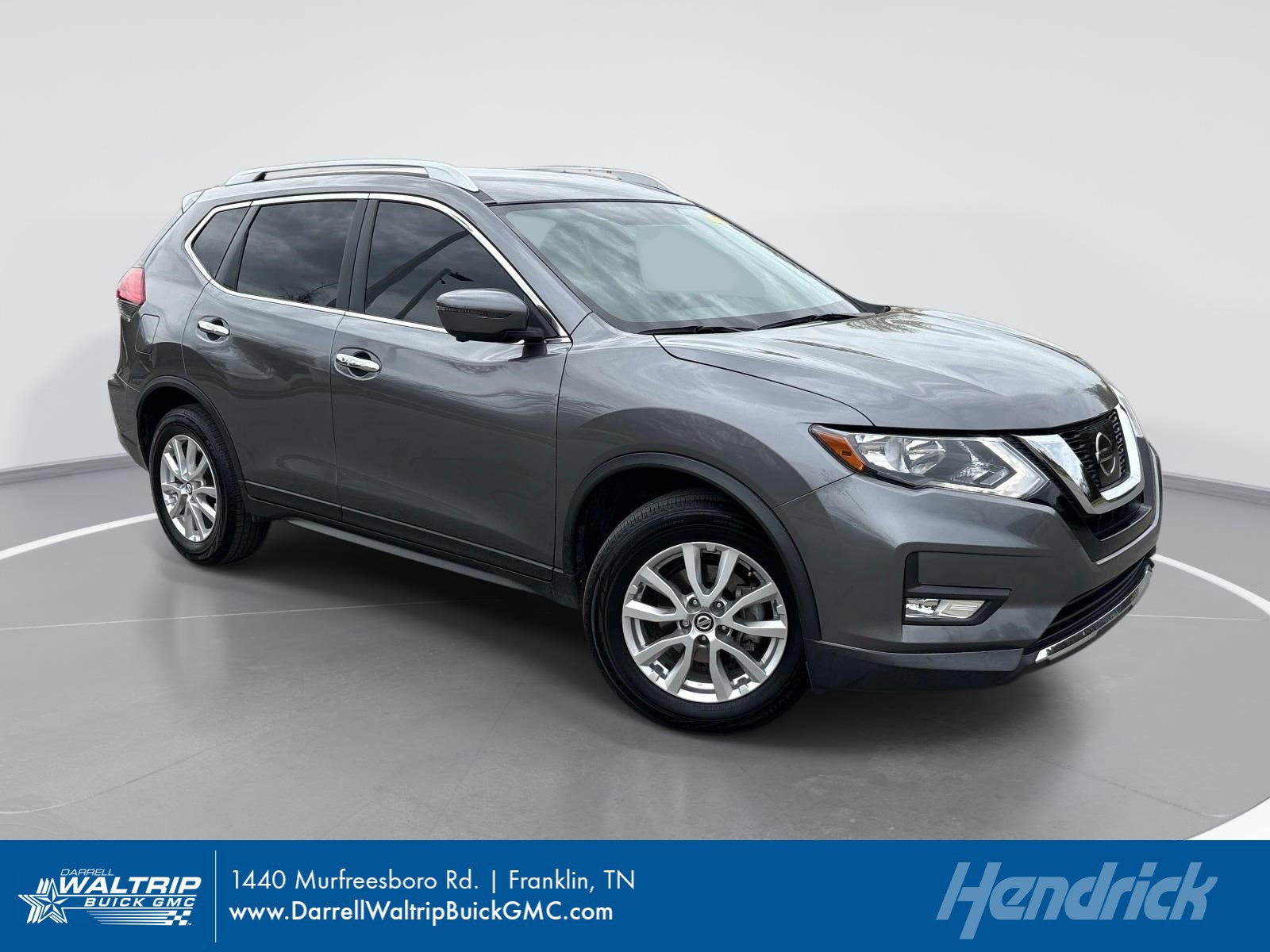 Used 2017 Nissan Rogue SV w/ SV Premium Package image 1