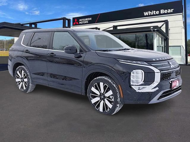 New 2026 Mitsubishi Outlander SE image 1