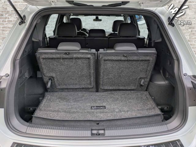 Certified 2023 Volkswagen Tiguan SE R-Line FWD image 13