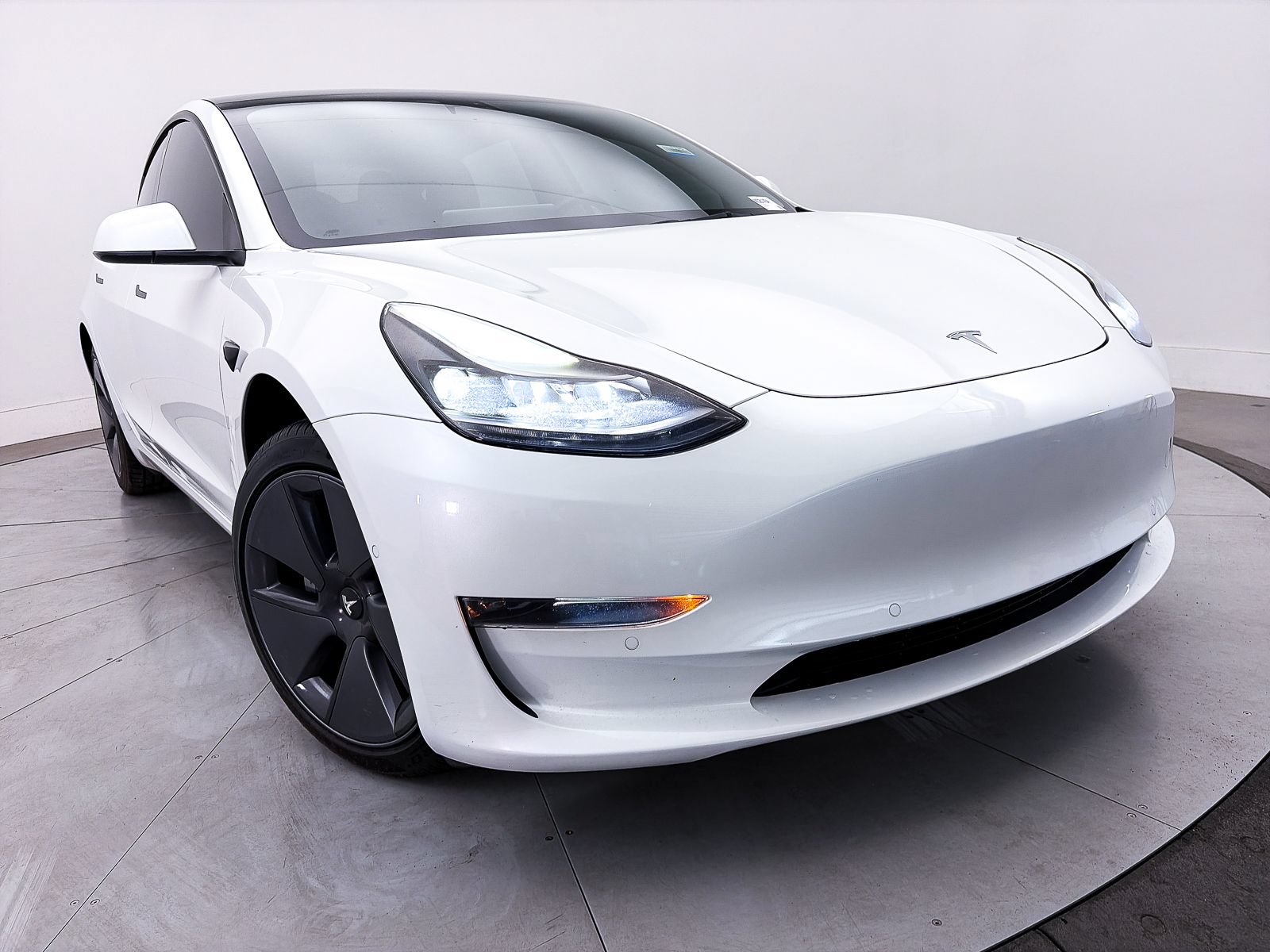 Used 2022 Tesla Model 3 Long Range AWD/4WD image 3