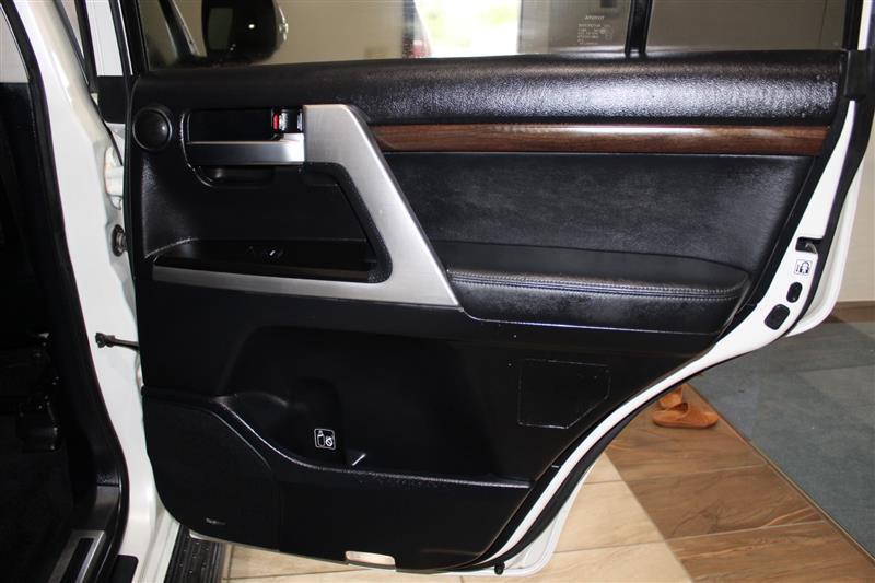 Used 2016 Toyota Land Cruiser AWD/4WD image 39