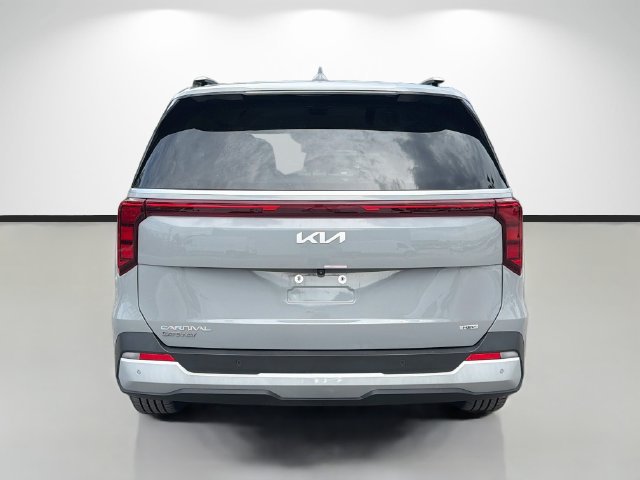 Used 2025 Kia Carnival EX FWD image 4