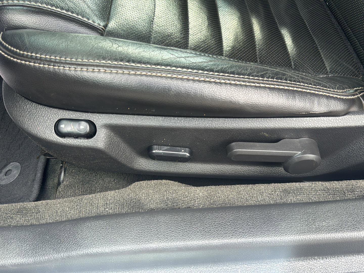 Used 2014 Ford Mustang Premium RWD image 10