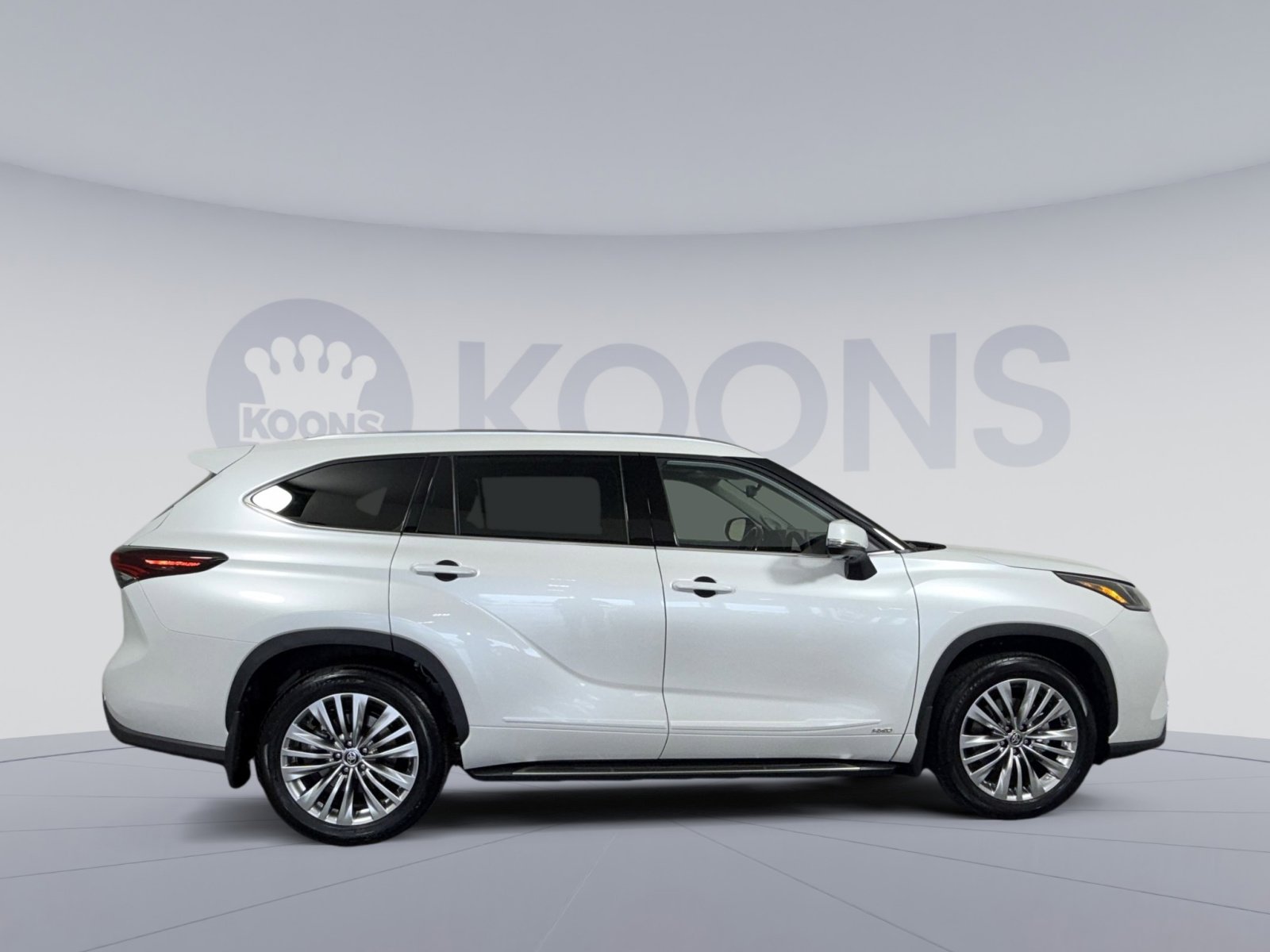 Used 2026 Toyota Highlander Platinum AWD/4WD image 8