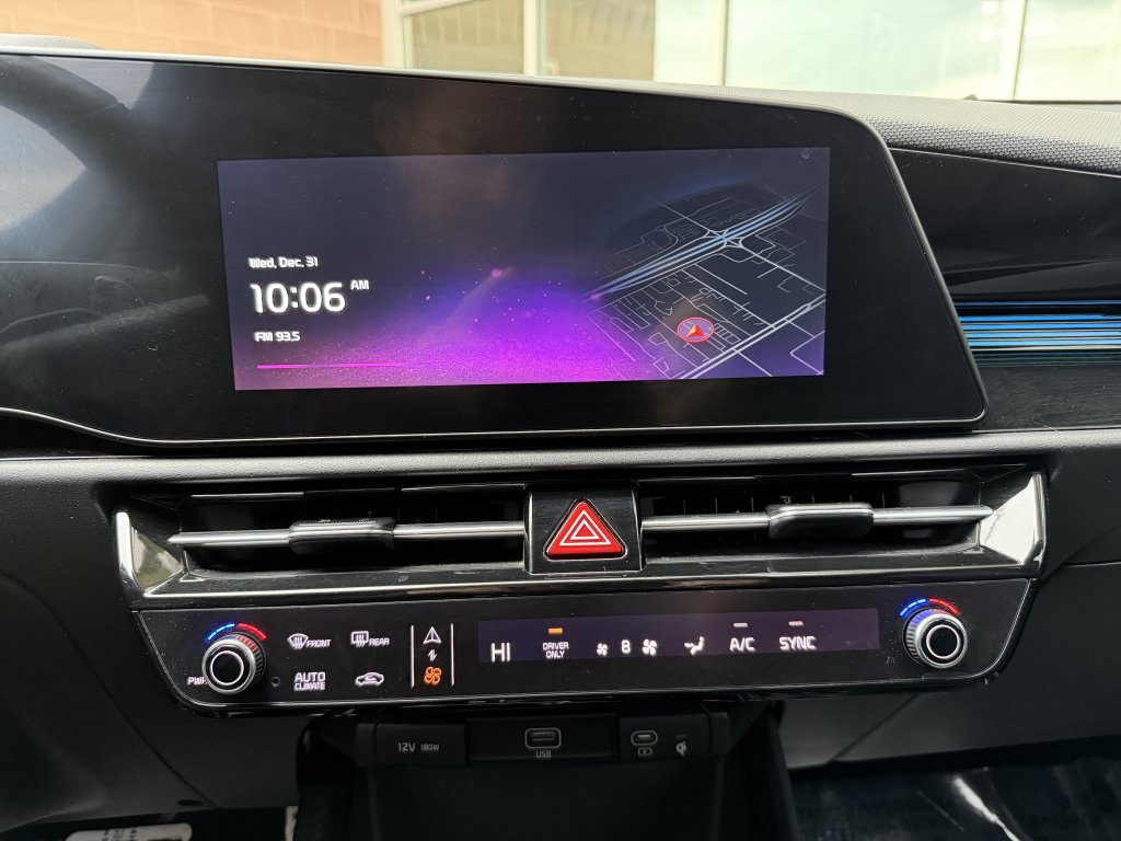 Used 2023 Kia Niro EX Touring image 18