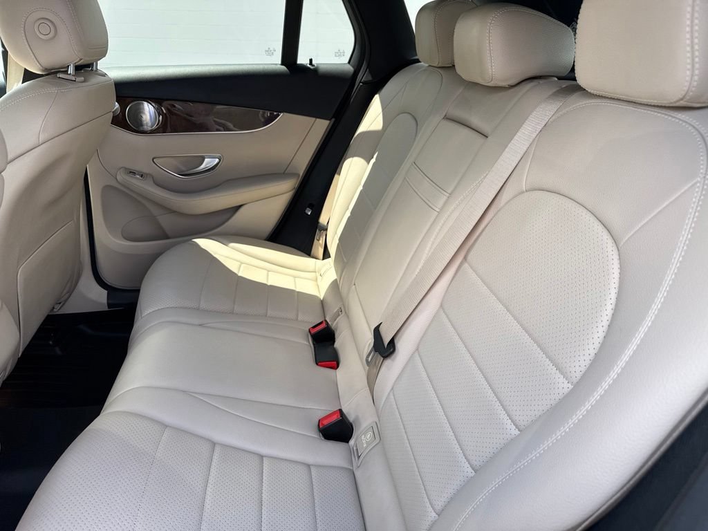 Used 2017 Mercedes-Benz GLC 300 4MATIC image 14