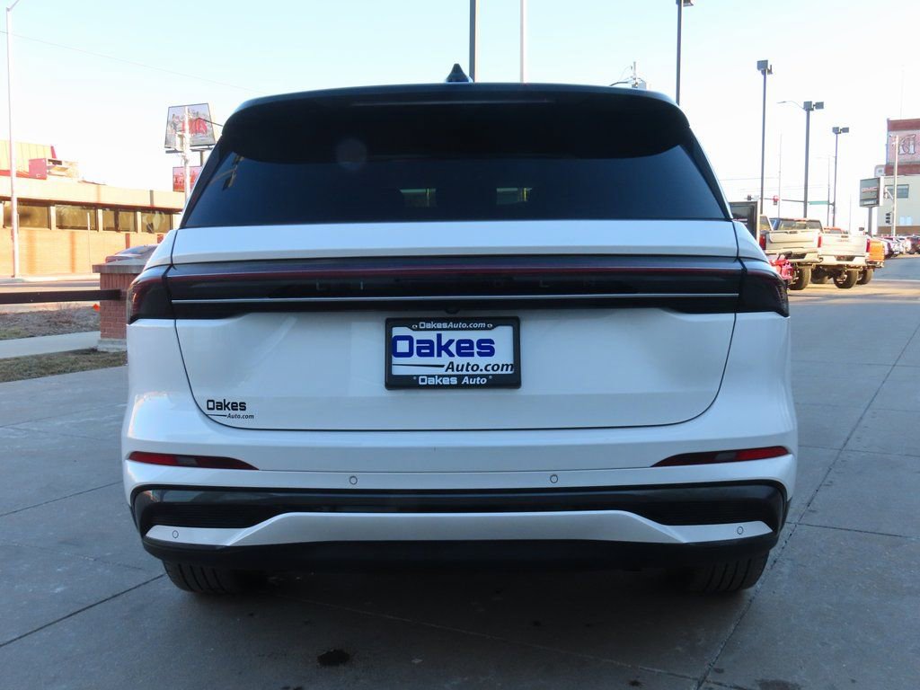 Used 2024 Lincoln Nautilus Reserve w/ Jet Appearance Package (87T) image 7