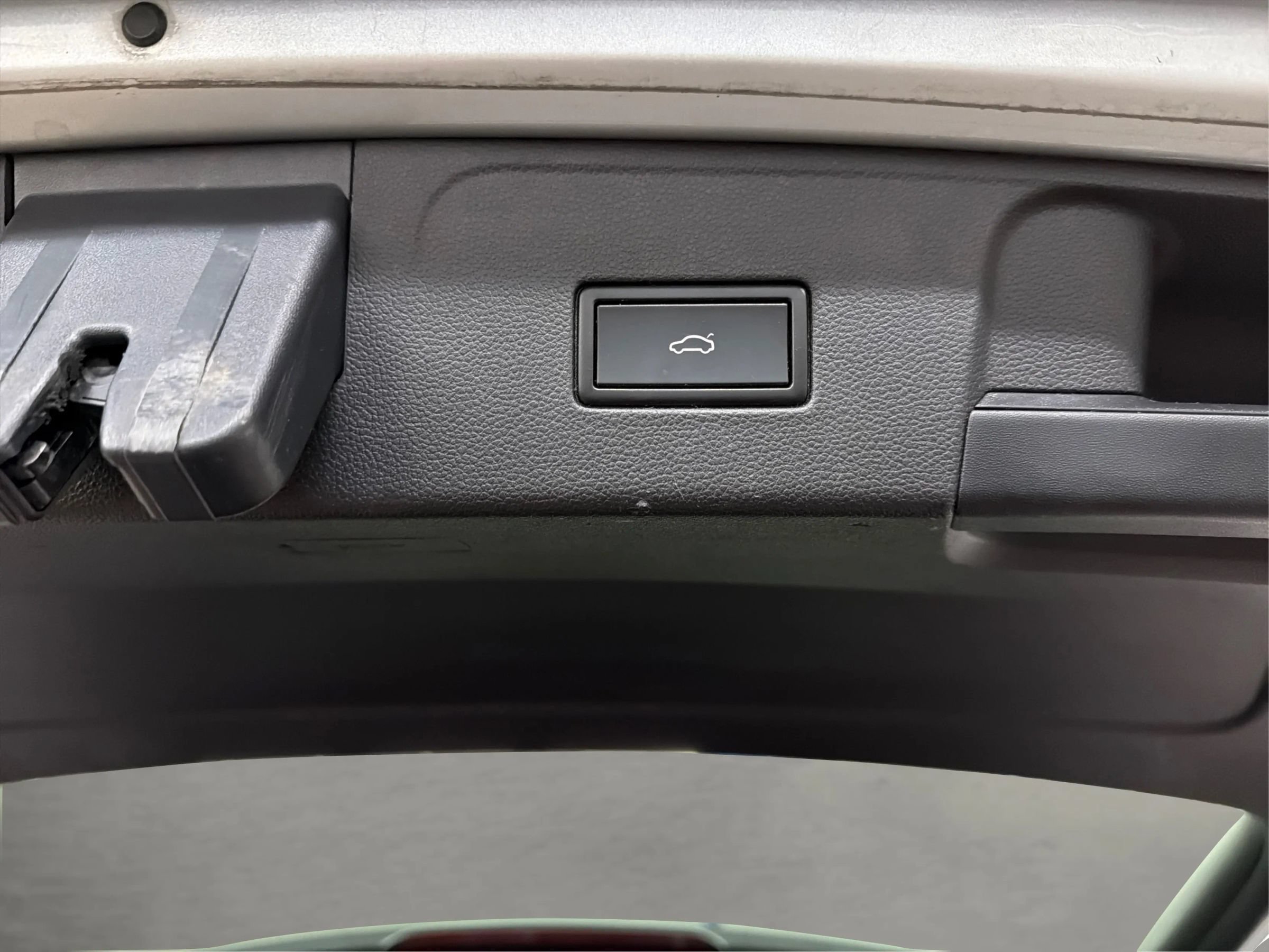 Used 2018 Volkswagen Atlas SEL AWD/4WD image 44