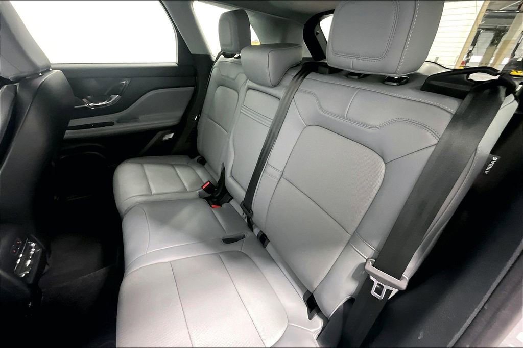 Used 2022 Lincoln Corsair Reserve w/ Elements Package FWD image 27
