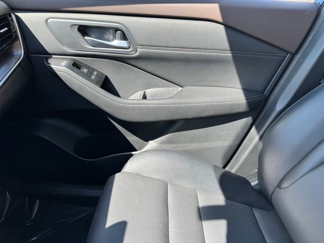 Used 2021 Nissan Rogue SV image 22