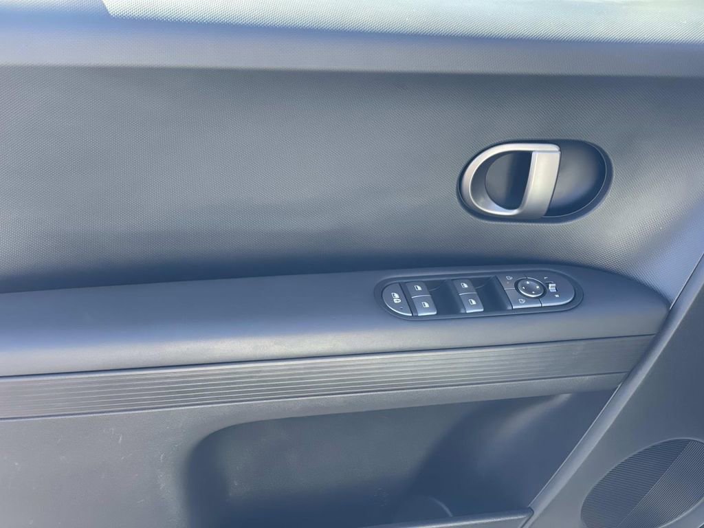 Certified 2025 Hyundai Ioniq 5 SE image 20