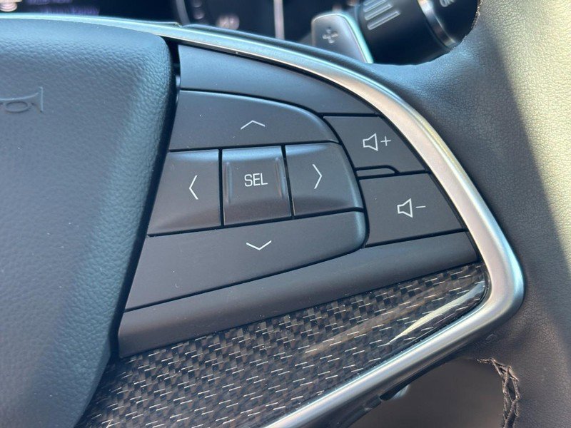 Used 2025 Cadillac XT5 Sportv w/ Technology Package image 18