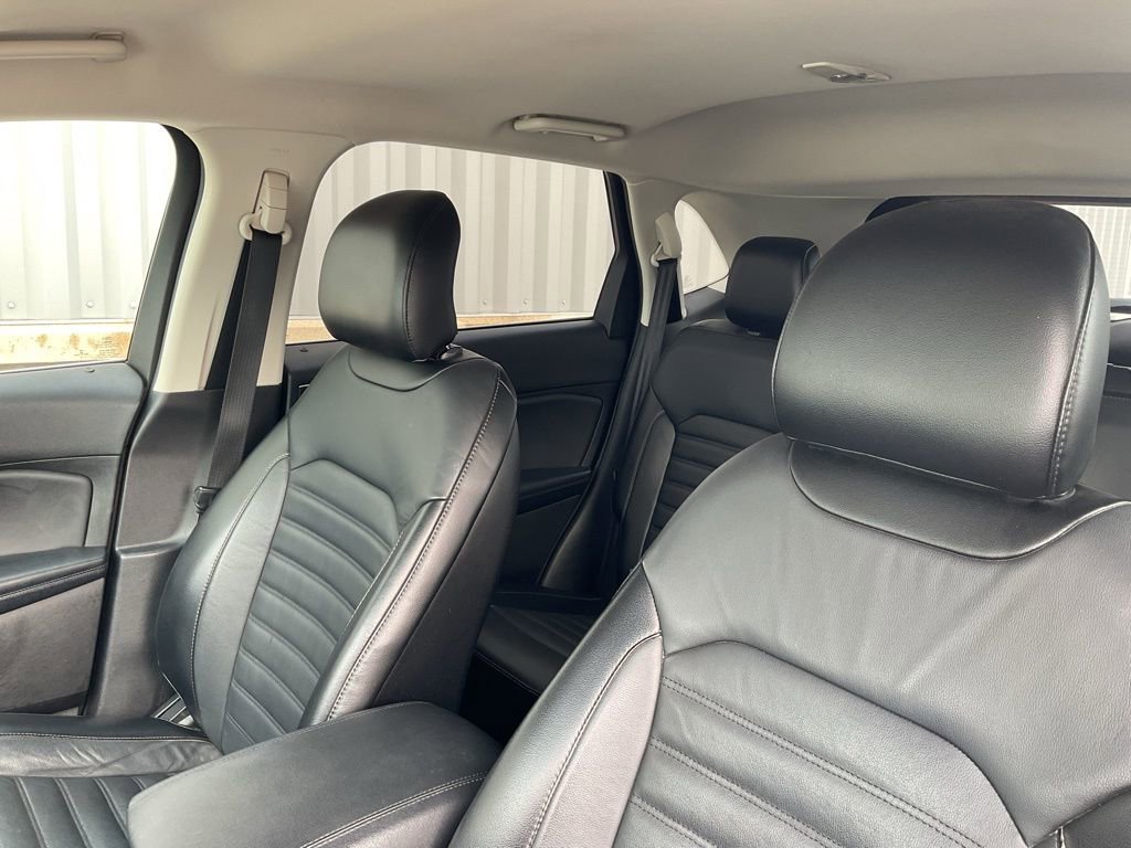 Used 2016 Ford Edge SEL w/ Equipment Group 201A image 9