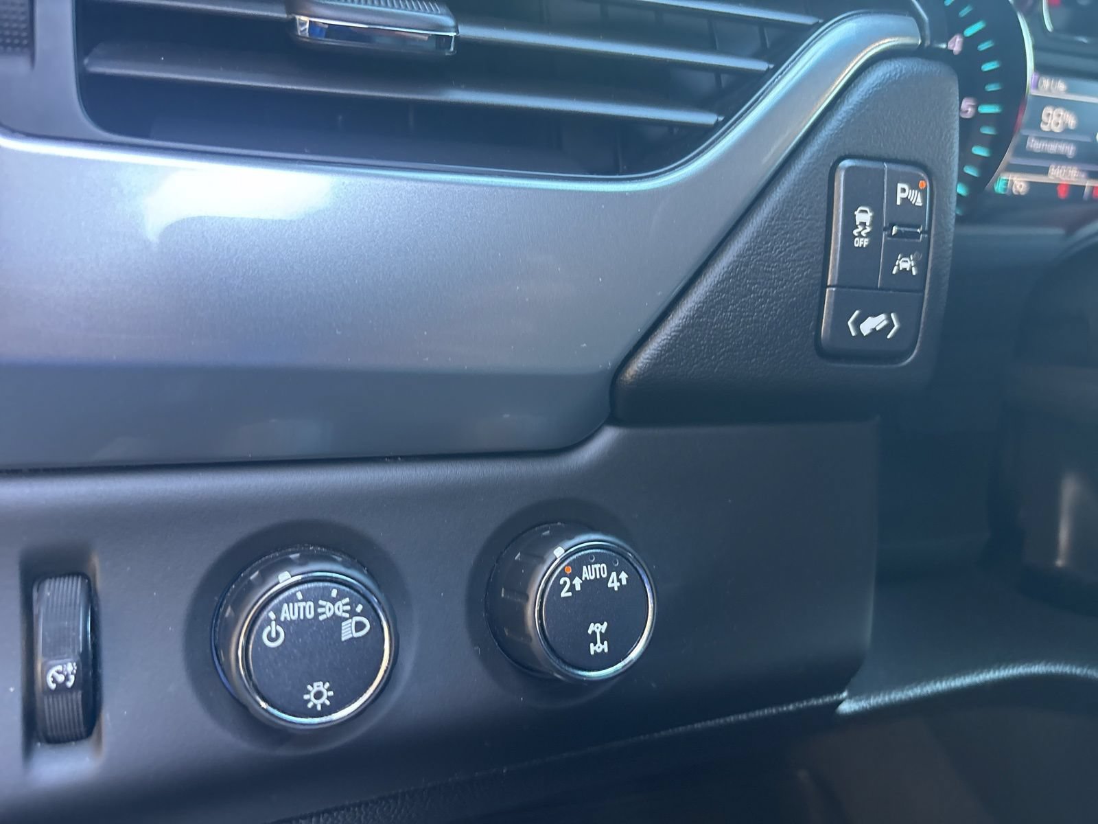 Used 2019 Chevrolet Tahoe LT AWD/4WD image 18
