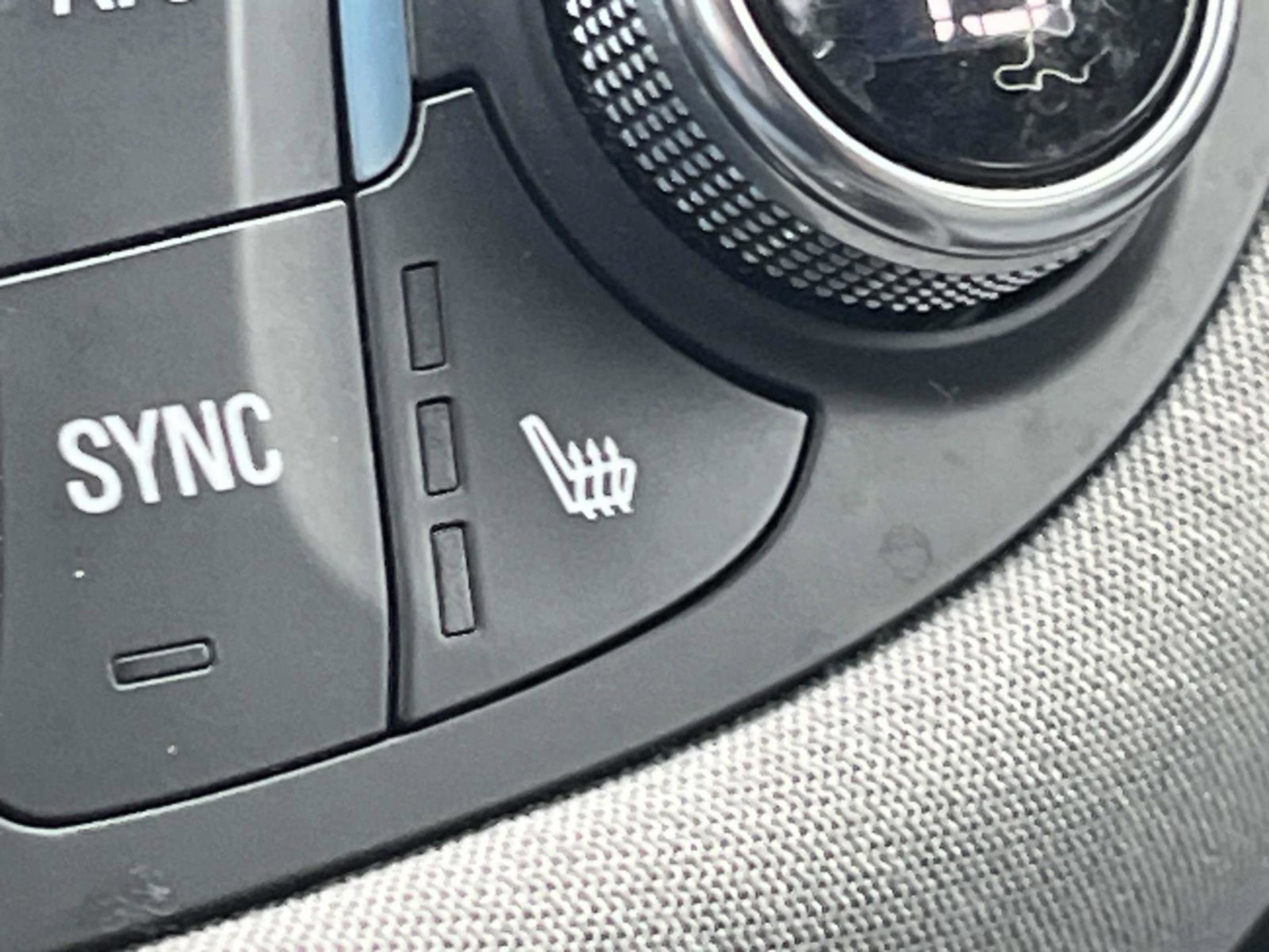 Used 2024 Chevrolet Malibu LT image 34