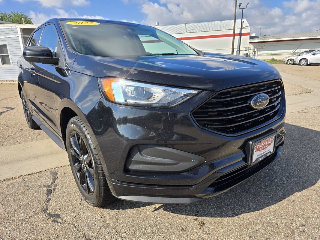 Used 2022 Ford Edge SE w/ Black Appearance Package