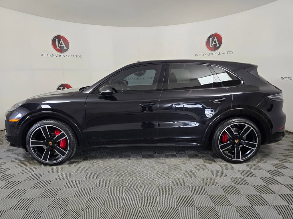 Used 2021 Porsche Cayenne GTS w/ Premium Package image 6