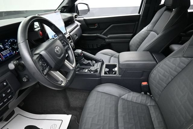 Used 2025 Toyota 4Runner TRD Off-Road Premium AWD/4WD image 16