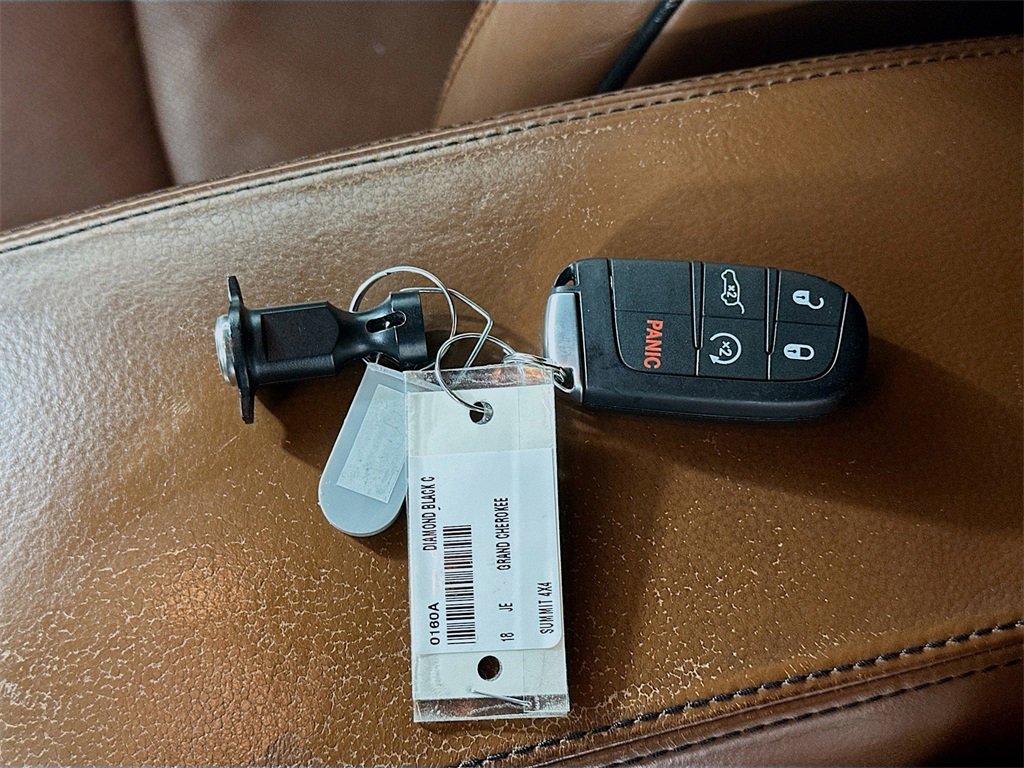 Used 2018 Jeep Grand Cherokee Summit w/ Platinum Series Group image 36