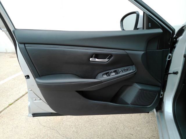 Used 2021 Nissan Sentra SV FWD image 13