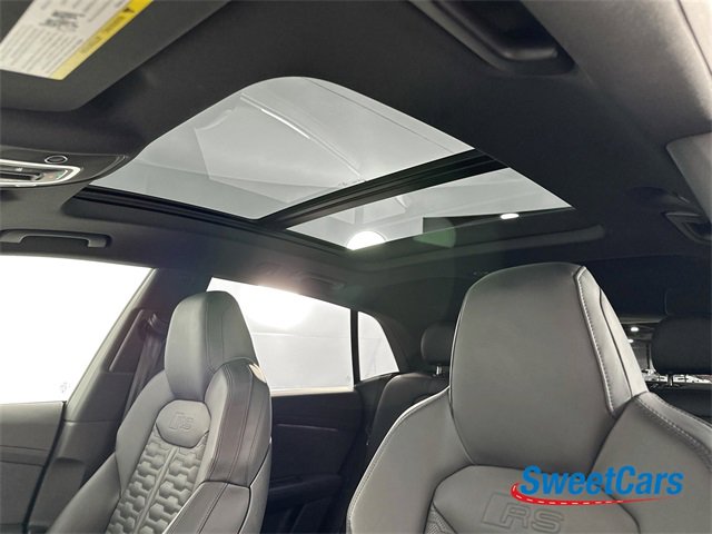 Used 2024 Audi RS Q8 image 38