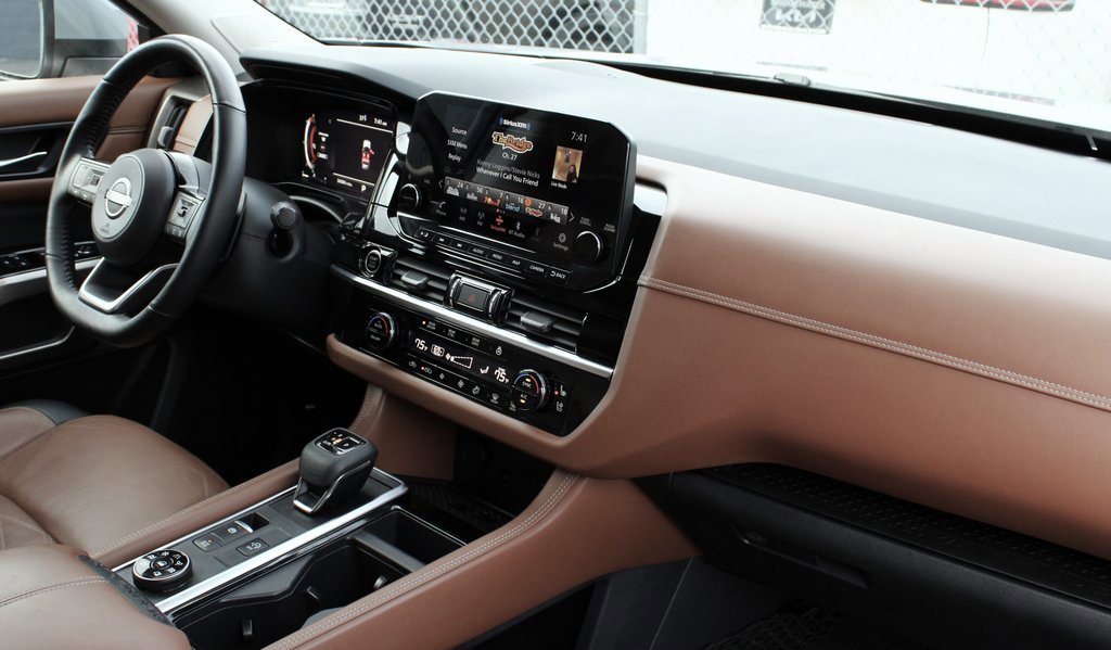 Certified 2023 Nissan Pathfinder Platinum image 32