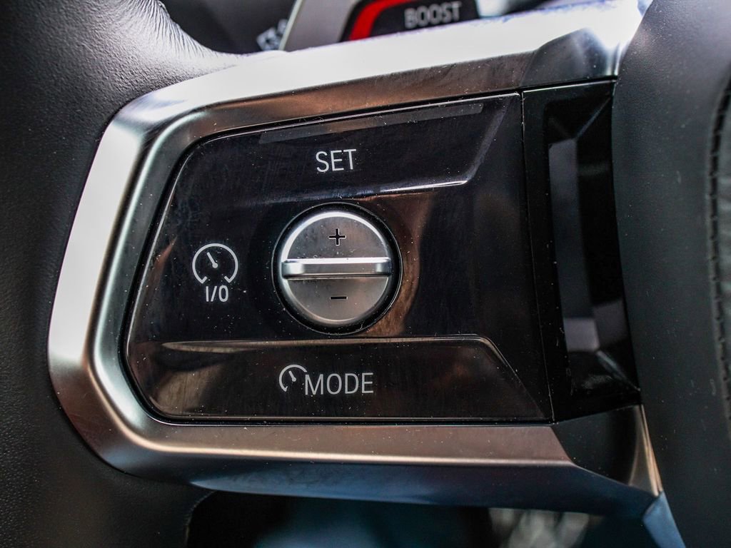 Used 2024 BMW i7 xDrive60 image 32