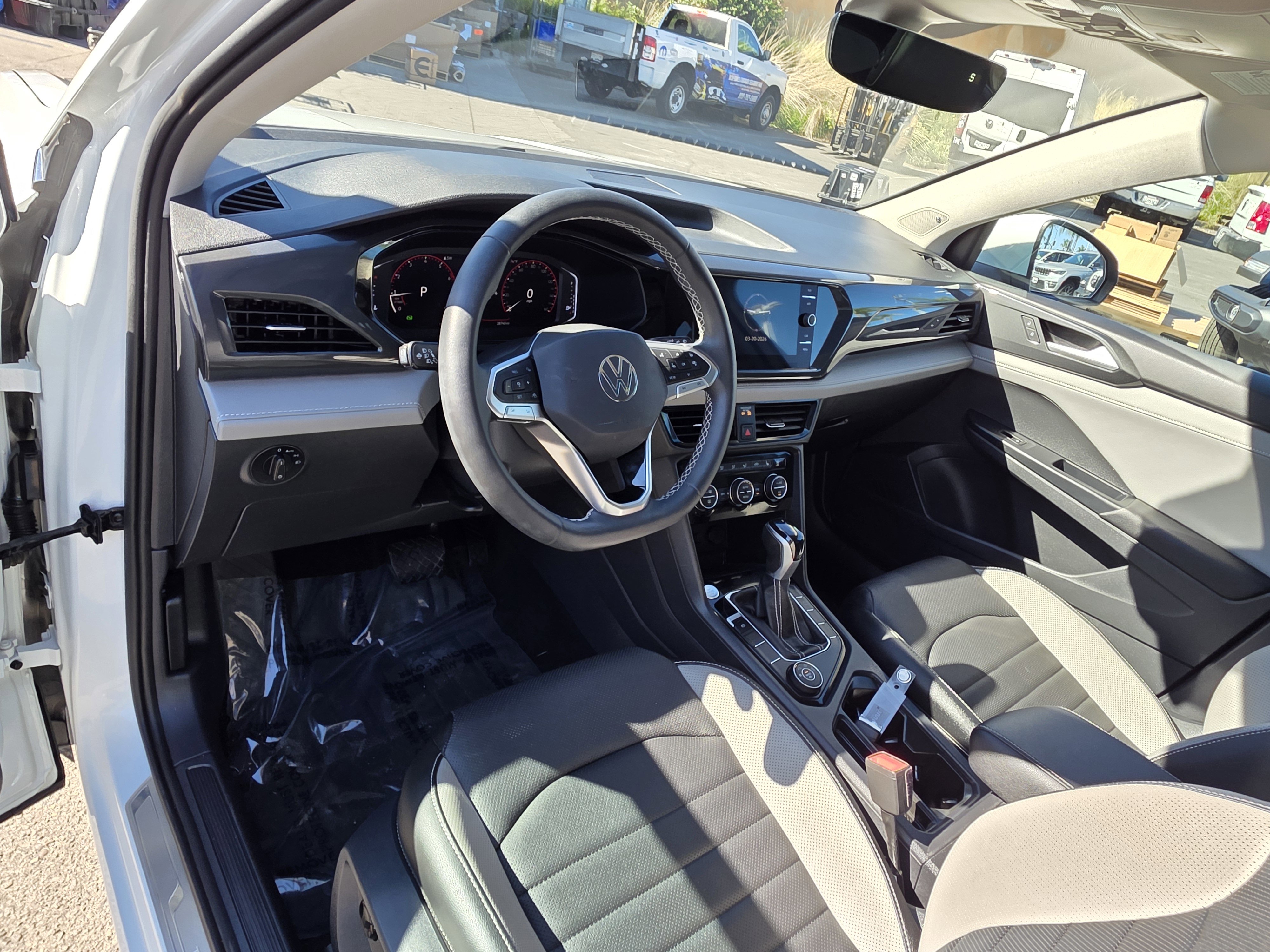 Used 2023 Volkswagen Taos SEL image 10