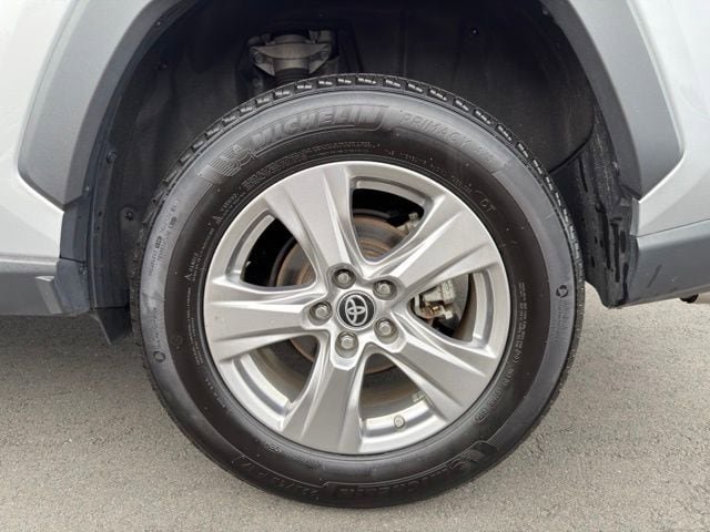 Used 2024 Toyota RAV4 LE AWD/4WD image 27
