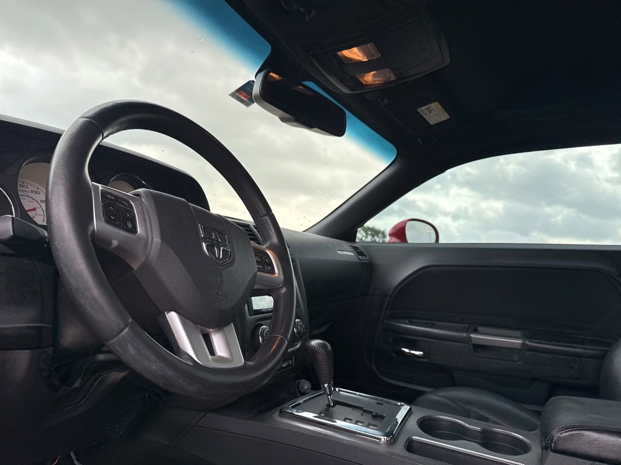 Used 2014 Dodge Challenger R/T RWD image 32