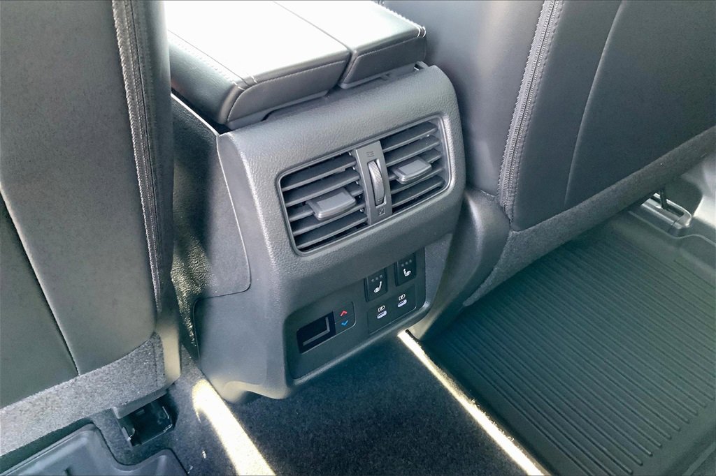 New 2025 Nissan Rogue Platinum w/ Tech Package image 17