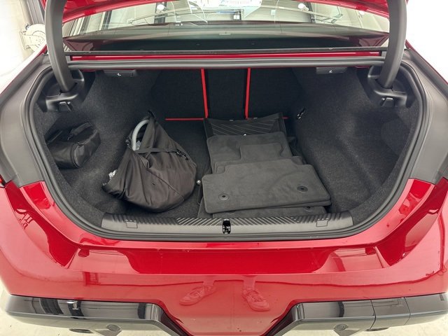 Used 2025 BMW M5 w/ Carbon Package image 47