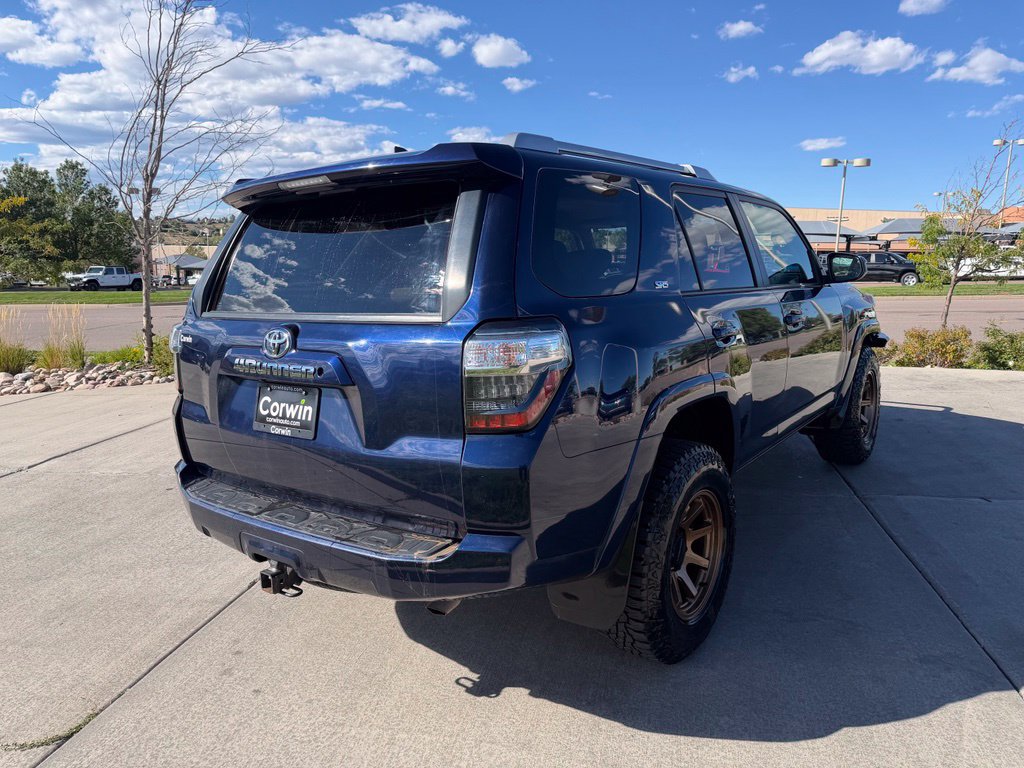 Used 2017 Toyota 4Runner SR5 AWD/4WD image 7
