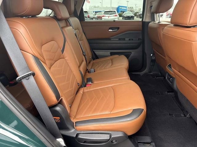 Used 2023 Nissan Pathfinder Platinum image 24