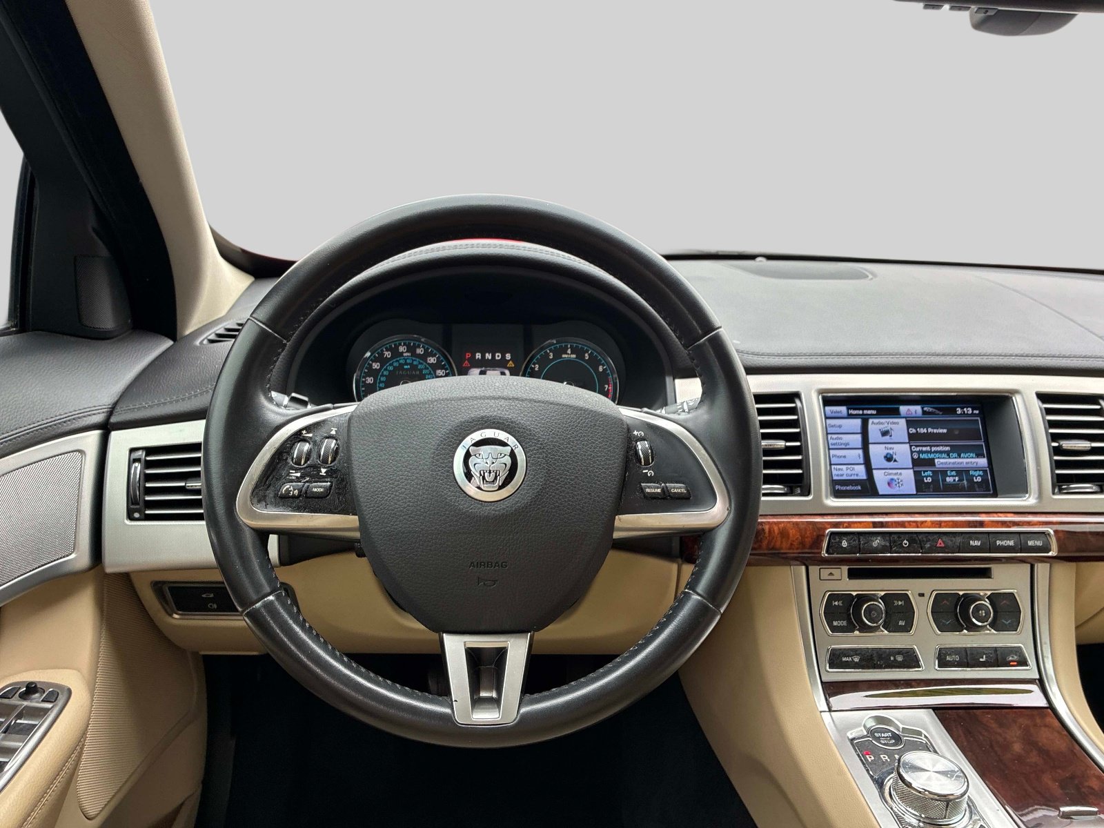 Used 2012 Jaguar XF RWD image 18