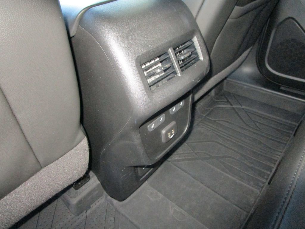 Used 2022 Chevrolet Equinox Premier image 18