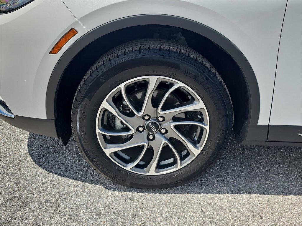 Certified 2022 Lincoln Corsair FWD w/ Equipment Group 101A image 11