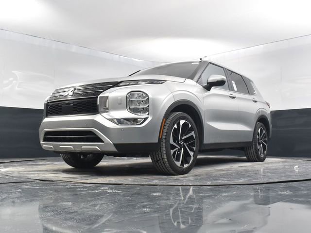 Used 2024 Mitsubishi Outlander SE image 46