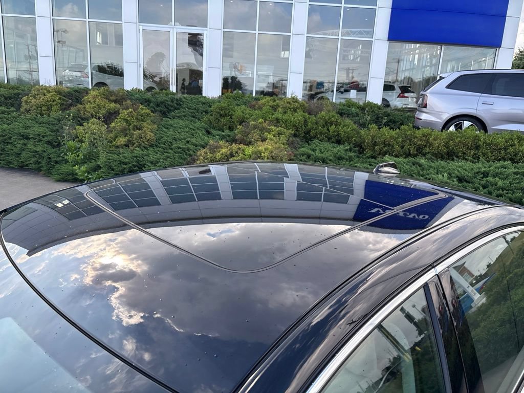 Certified 2023 Volvo S90 B6 Plus AWD/4WD image 10