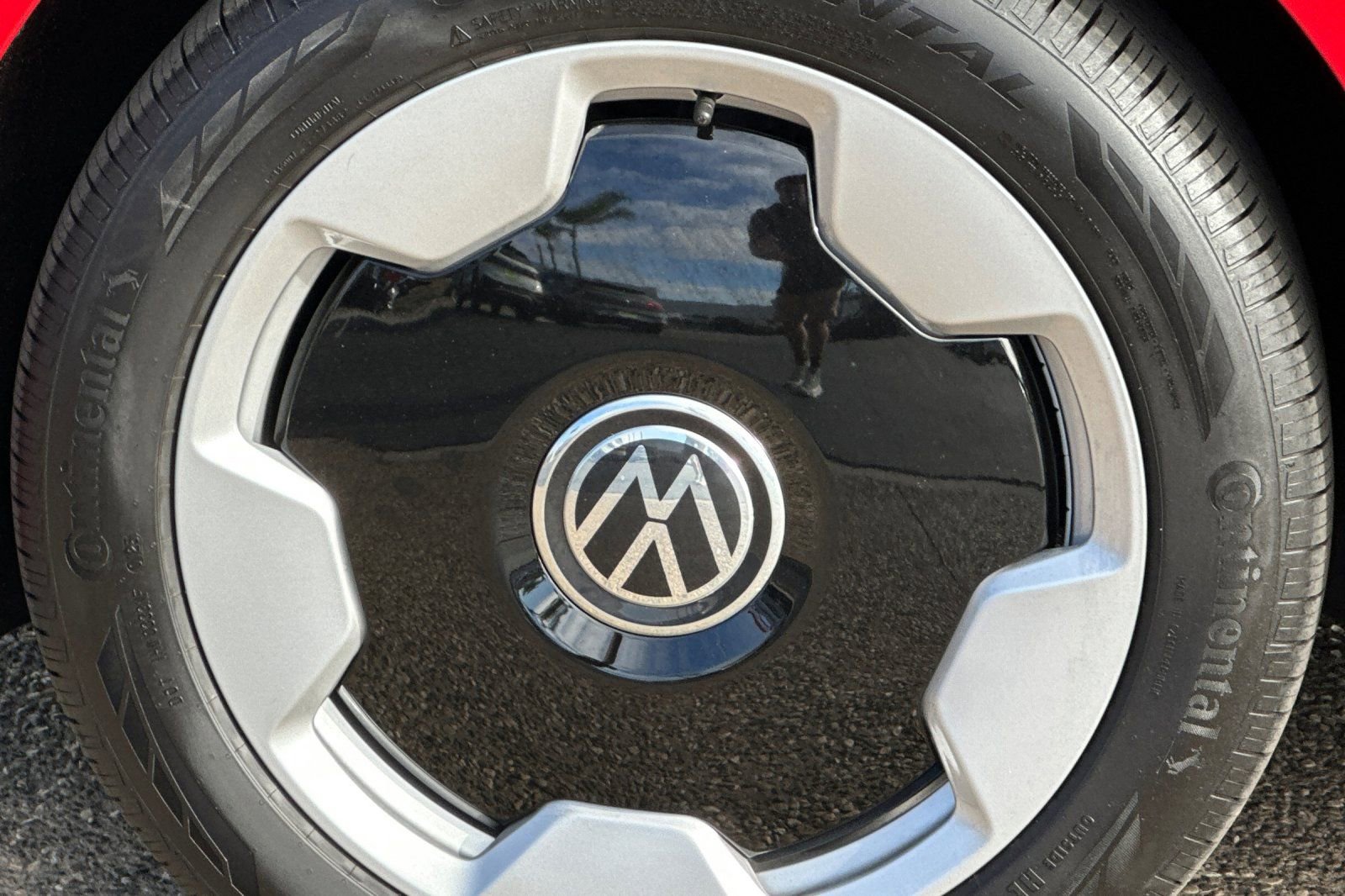 New 2025 Volkswagen ID. Buzz Pro S Plus image 27