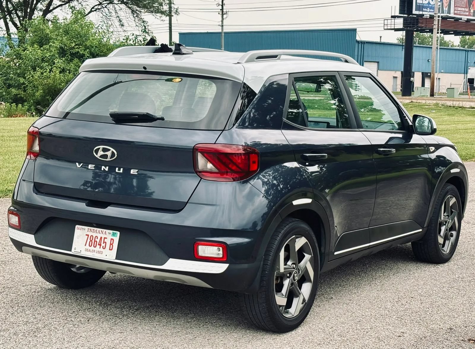 Used 2021 Hyundai Venue FWD image 10