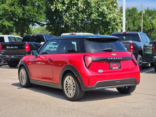Used 2025 MINI Cooper 2-Door Hardtop FWD image 5
